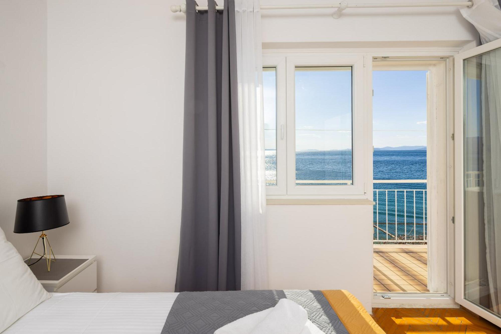 Seaside Apartment Blue Dugi Rat Esterno foto